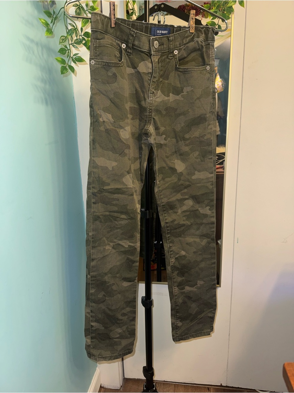 Old Navy Karate camouflage jeans/pants in boys size 12 Regular